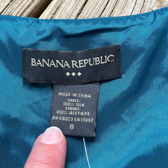 Banana Republic Turquoise 100% Silk Sleeveless Blouse Size 8. NEW - Picture 6 of 7